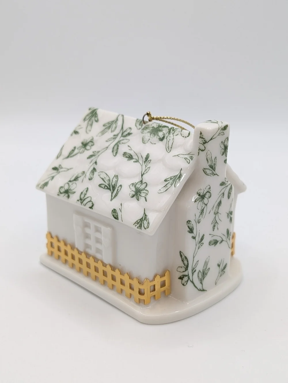 Royal Albert From Our Home to Yours 2002 Christmas Ornament 3” X 3” Porcelain